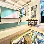 Unique Apartment *