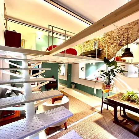 Unique Apartment *