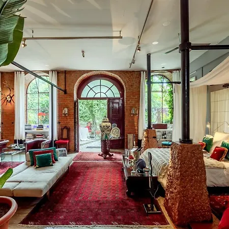 Unique Apartment