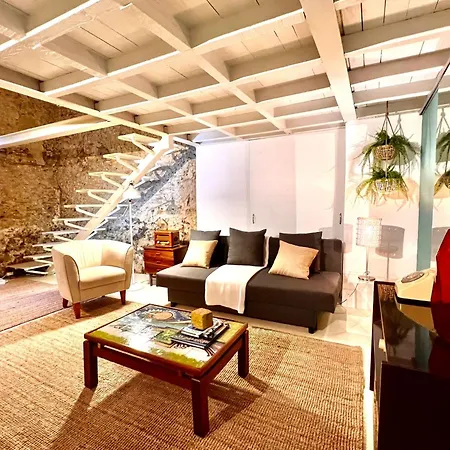 Unique Apartment *