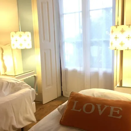 Unique Apartment *