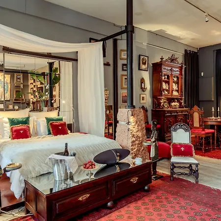 Unique Apartment
